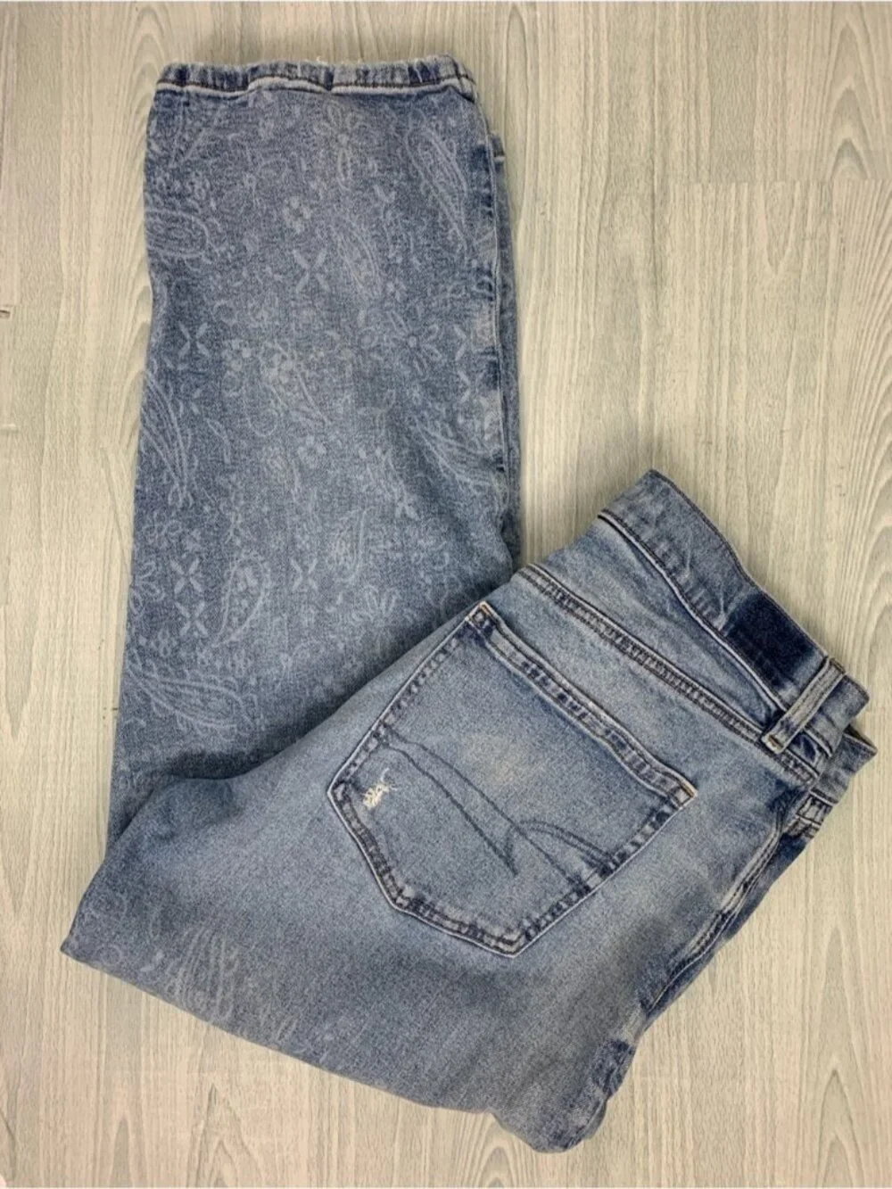 American Eagle Strigid Ex-Boyfriend Jeans